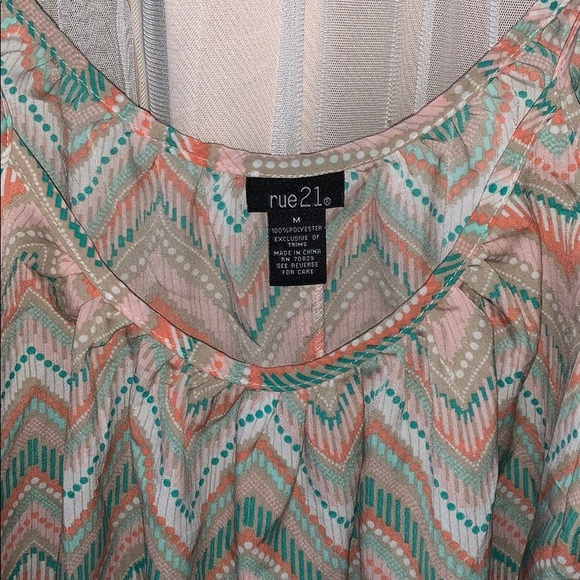 Patterned Spaghetti strap Crop Top - Picture 2 of 3